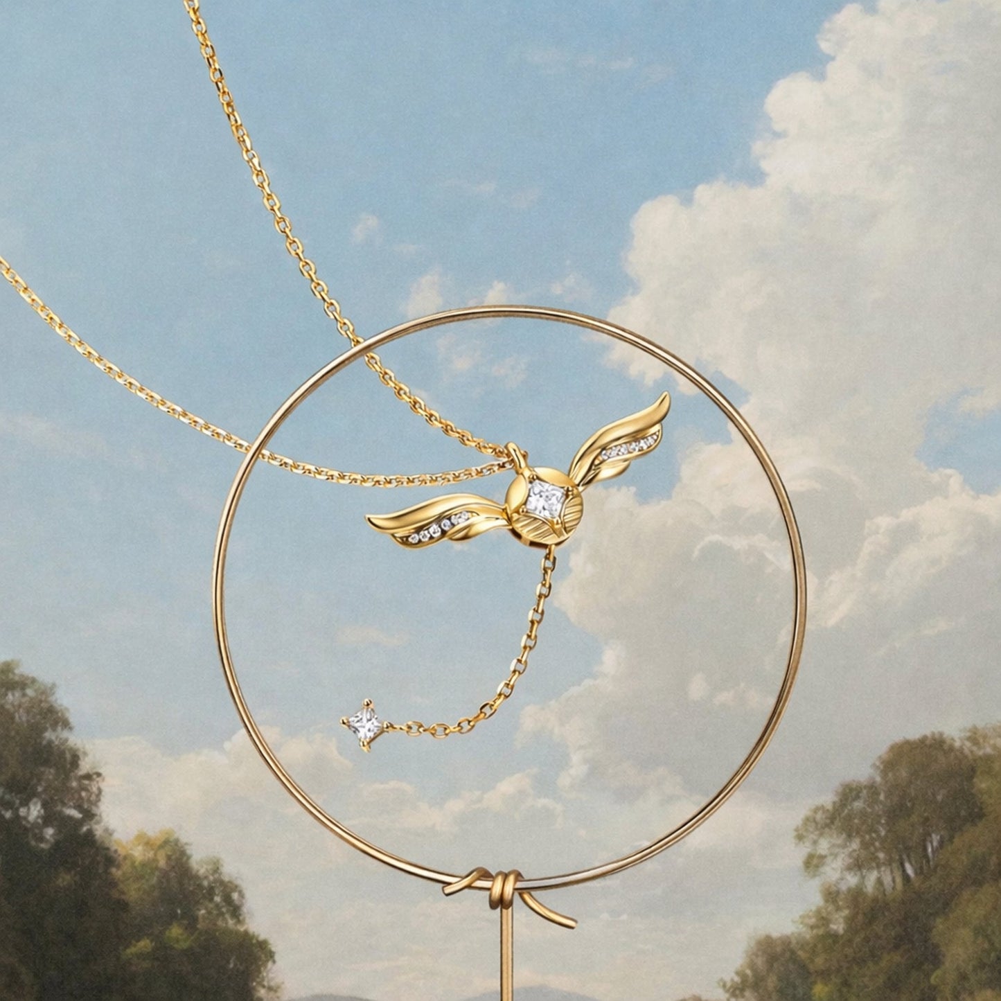 Vinolira Golden Snitch Necklace™